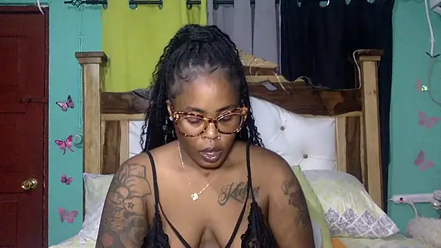 creamyamber online show from July 3, 2026, 2:51 am