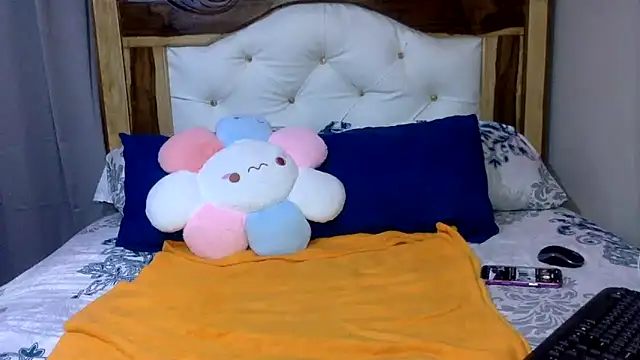 creamyamber online show from February 17, 2026, 1:14 am