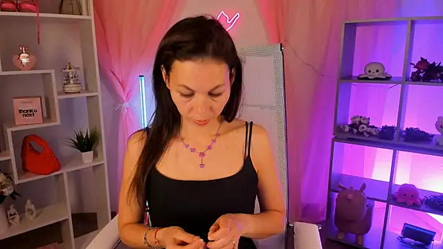 TrasyMorris online show from May 15, 2026, 7:06 am