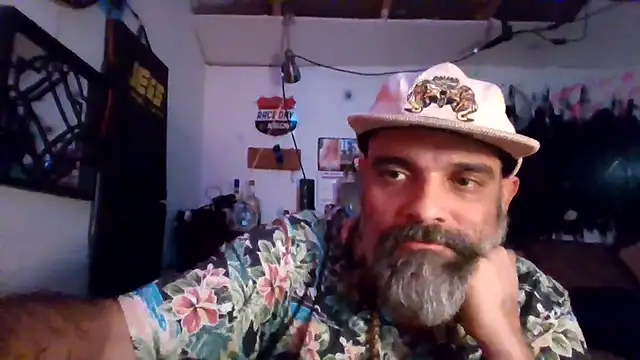 Snapshot of pfcknrrr chatting on May 11, 2026, 7:43 am pfcknrrr online show from May 11, 2026, 7:43 am