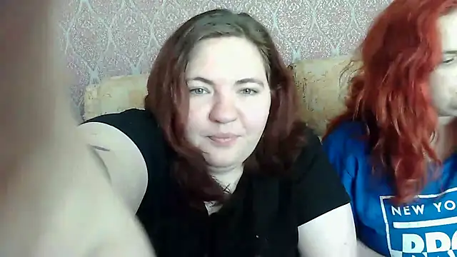 Snapshot of TiffanyLenee chatting on May 14, 2026, 9:06 am TiffanyLenee online show from May 14, 2026, 9:06 am