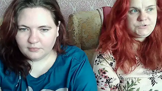 Snapshot of TiffanyLenee chatting on May 12, 2026, 9:15 am TiffanyLenee online show from May 12, 2026, 9:15 am