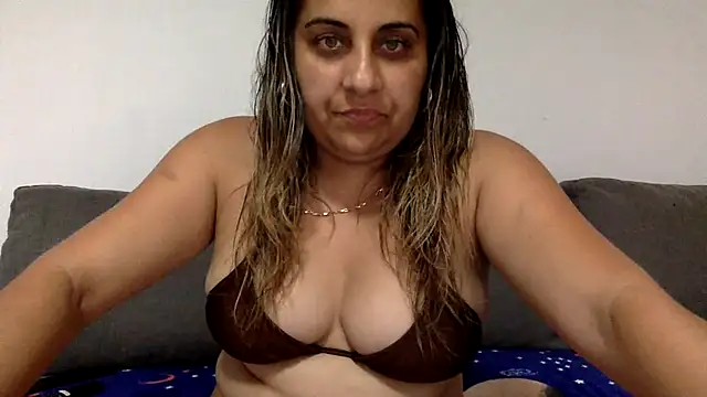 Snapshot of Antoniasweet chatting on July 1, 2026, 5:13 pm Antoniasweet online show from July 1, 2026, 5:13 pm