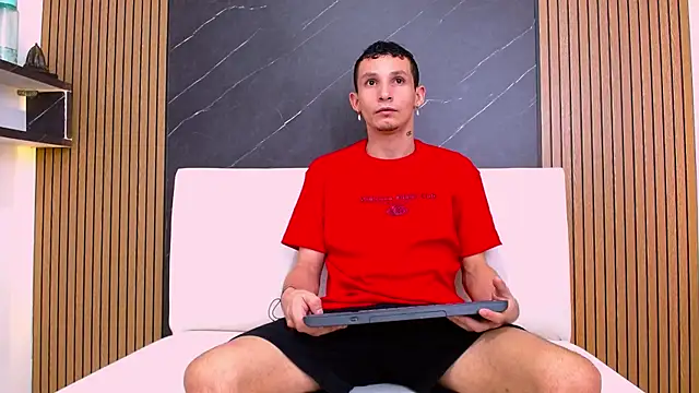 Isak Berekoa online show from June 2, 2026, 11:32 am