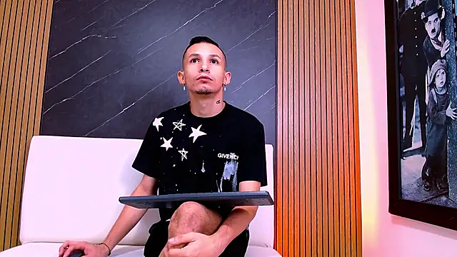 Isak Berekoa online show from June 6, 2026, 10:53 am