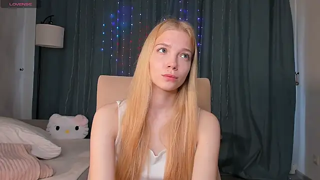 Snapshot of lightshynes chatting on May 15, 2026, 7:06 am lightshynes online show from May 15, 2026, 7:06 am