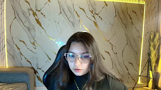 HoneyDoll tf online show from May 21, 2026, 12:46 pm