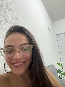Snapshot of Sarah__hot chatting on May 16, 2026, 12:20 am Sarah hot online show from May 16, 2026, 12:20 am