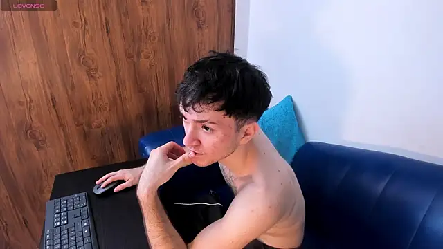 kavencastro online show from June 14, 2026, 12:40 am