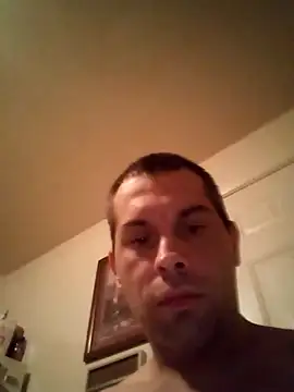 Snapshot of Johnathanleenol chatting on June 18, 2026, 8:57 am Johnathanleenol online show from June 18, 2026, 8:57 am
