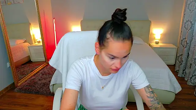 BabyyGirll  online show from May 28, 2026, 3:47 am