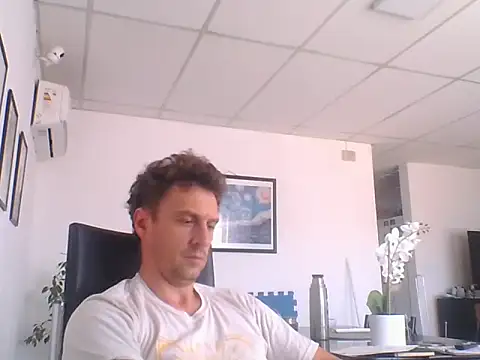 sebasevi online show from June 3, 2026, 2:33 pm