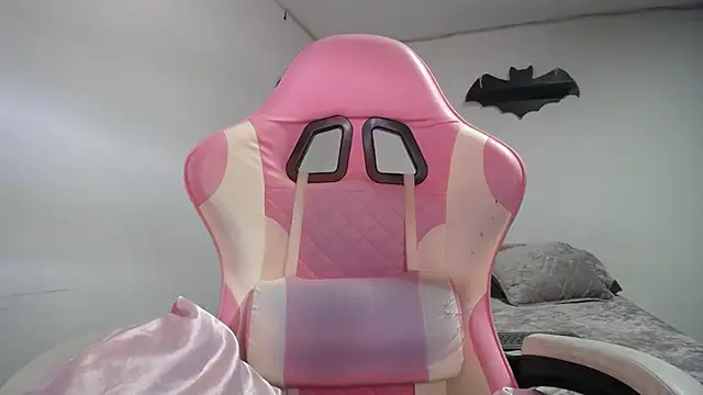 Snapshot of LiLuciana chatting on July 8, 2026, 1:56 pm LiLuciana online show from July 8, 2026, 1:56 pm