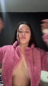 Tatiana123  online show from May 16, 2026, 9:03 pm