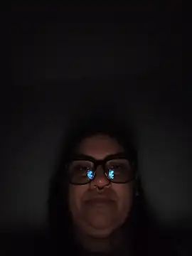 LorenMishelle online show from May 13, 2026, 5:25 am