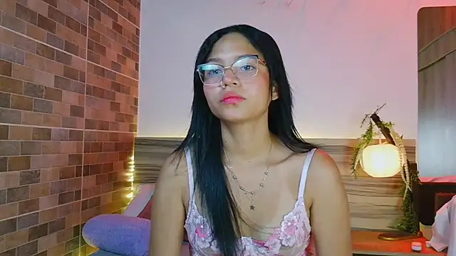 Snapshot of Evalune_ chatting on June 24, 2026, 9:01 pm Evalune online show from June 24, 2026, 9:01 pm