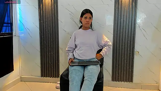 Snapshot of Freyapasion chatting on June 19, 2026, 1:06 pm Freyapasion online show from June 19, 2026, 1:06 pm