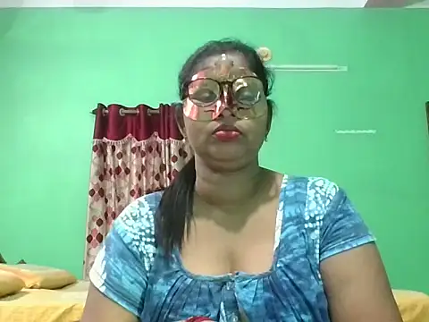 Snapshot of Kavya17 chatting on June 22, 2026, 2:03 pm Kavya17 online show from June 22, 2026, 2:03 pm