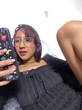 Snapshot of camig0x chatting on May 28, 2026, 5:30 pm camig0x online show from May 28, 2026, 5:30 pm