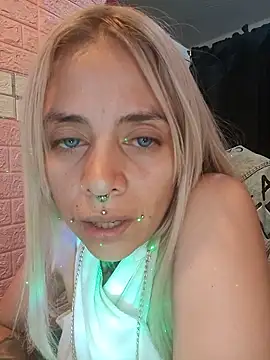 sofigirlgold online show from May 13, 2026, 7:54 pm