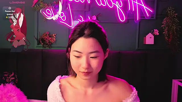 Snapshot of Runi_Asian chatting on June 5, 2026, 1:10 am Runi Asian online show from June 5, 2026, 1:10 am