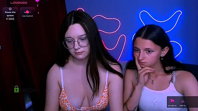 caroline honeyy online show from June 27, 2026, 10:27 pm
