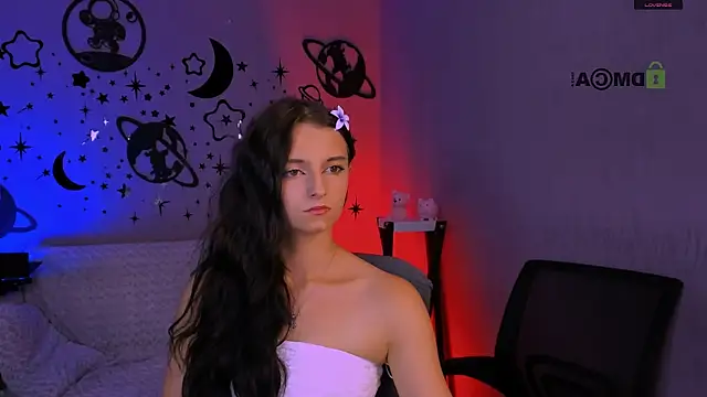 caroline honeyy online show from July 13, 2026, 9:08 am