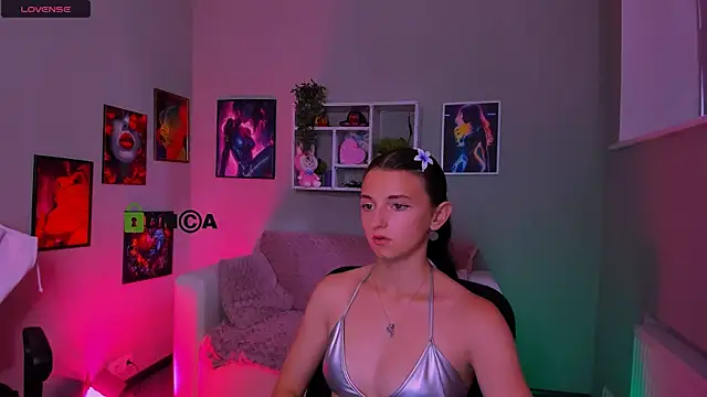 caroline honeyy online show from July 28, 2026, 9:28 am