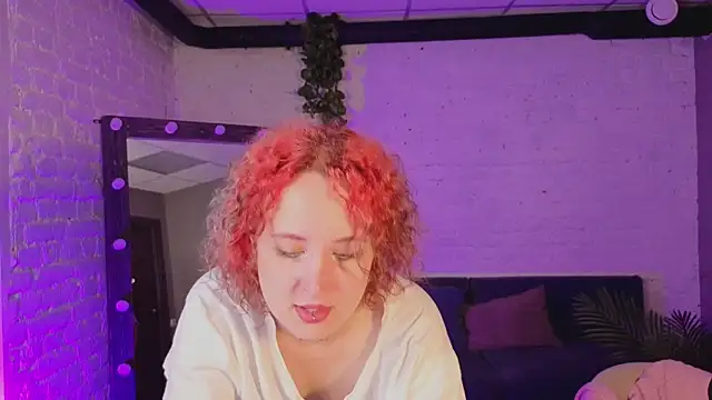 ScarlettSparkss online show from June 17, 2026, 5:40 am