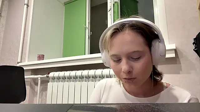Snapshot of CuteLilit chatting on June 10, 2026, 8:10 pm CuteLilit online show from June 10, 2026, 8:10 pm