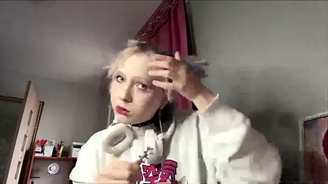 Snapshot of CuteLilit chatting on May 14, 2026, 3:42 pm CuteLilit online show from May 14, 2026, 3:42 pm