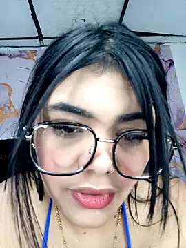 Snapshot of luxuryluna chatting on June 11, 2026, 12:32 am luxuryluna online show from June 11, 2026, 12:32 am