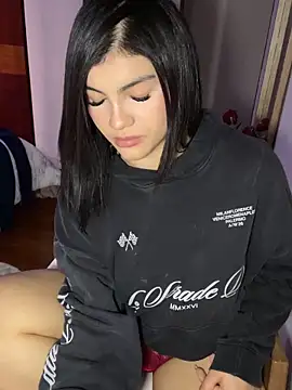 Snapshot of Emilyrosett_ chatting on May 19, 2026, 9:55 pm Emilyrosett online show from May 19, 2026, 9:55 pm