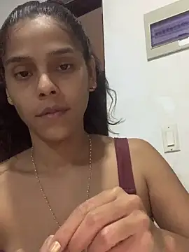 Snapshot of Saray_queen1 chatting on May 22, 2026, 5:38 am Saray queen1 online show from May 22, 2026, 5:38 am
