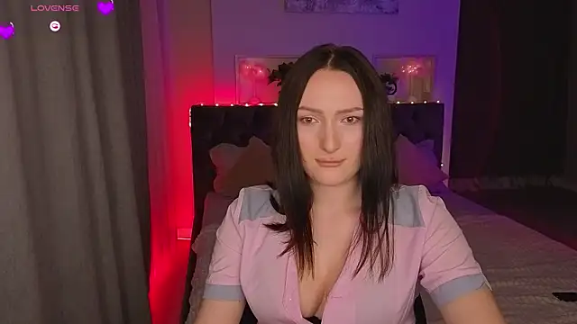 Snapshot of MizLouLou chatting on May 19, 2026, 11:34 pm MizLouLou online show from May 19, 2026, 11:34 pm