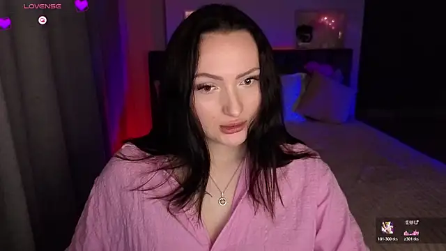 Snapshot of MizLouLou chatting on May 14, 2026, 11:02 pm MizLouLou online show from May 14, 2026, 11:02 pm