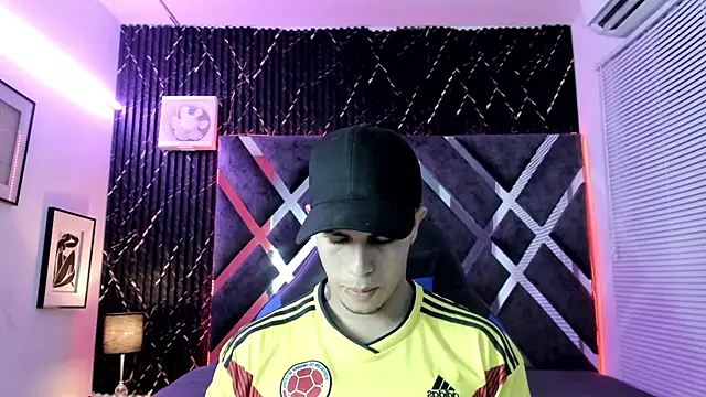 dominic connor online show from June 19, 2026, 3:23 am