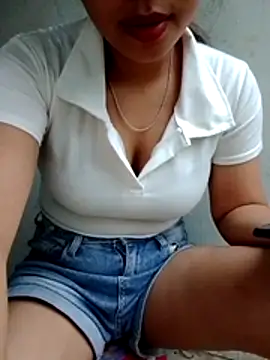 Mirra-a online show from June 17, 2026, 11:36 pm