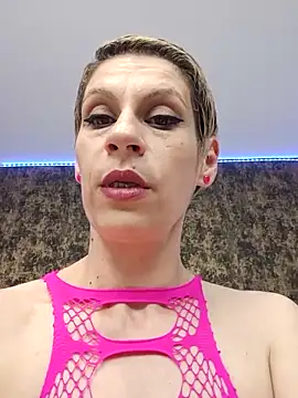 Snapshot of KittyDesiree chatting on June 4, 2026, 6:12 pm KittyDesiree online show from June 4, 2026, 6:12 pm