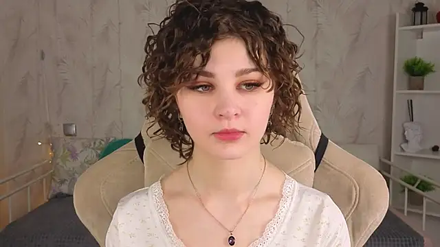 Snapshot of Kira__Fluffy chatting on May 30, 2026, 5:36 am Kira Fluffy online show from May 30, 2026, 5:36 am