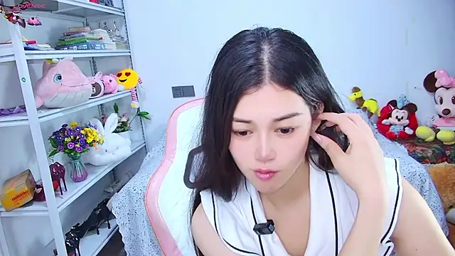 QinQin-888 online show from June 15, 2026, 11:10 am