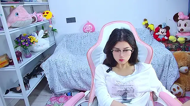 QinQin-888 online show from June 15, 2026, 11:15 pm