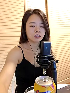 yueyue 99 online show from May 22, 2026, 3:21 pm