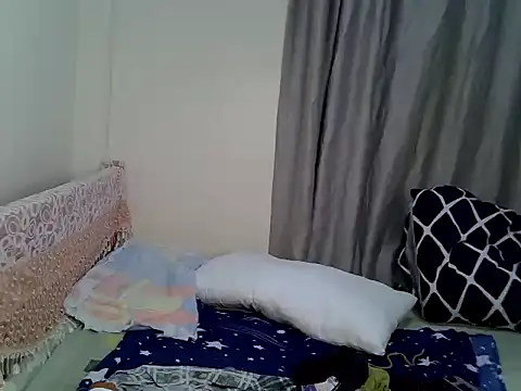 Sexxyjey online show from May 19, 2026, 6:04 pm