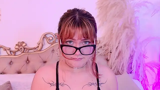 Snapshot of AbrilCardenasX chatting on June 20, 2026, 7:52 pm AbrilCardenasX online show from June 20, 2026, 7:52 pm