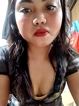 Snapshot of lie_louron chatting on May 16, 2026, 3:33 pm lie louron online show from May 16, 2026, 3:33 pm
