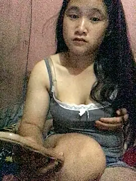 Ninaa01 online show from May 17, 2026, 2:50 pm