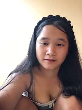 Ninaa01 online show from May 18, 2026, 2:55 am