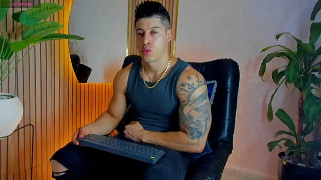 Snapshot of lukas_green11 chatting on June 15, 2026, 10:53 pm lukas green11 online show from June 15, 2026, 10:53 pm