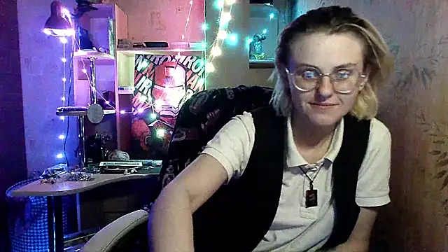   Freya    online show from May 18, 2026, 10:03 pm